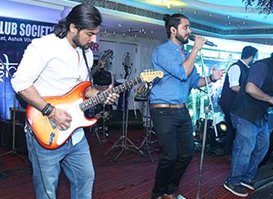 Subrbhat Club – Tarkash Band